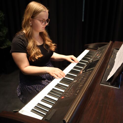 Musikalische Begleitung Anita Kuhfeld